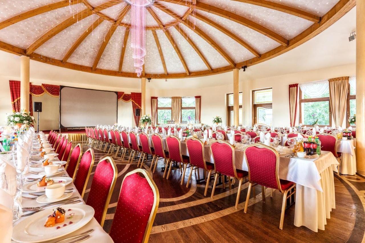 Lesna Perla - Restauracja I Pokoje Hotelowe Rudziniec ภายนอก รูปภาพ