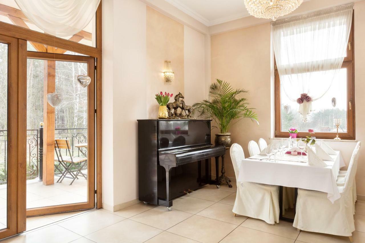 Lesna Perla - Restauracja I Pokoje Hotelowe Rudziniec ภายนอก รูปภาพ
